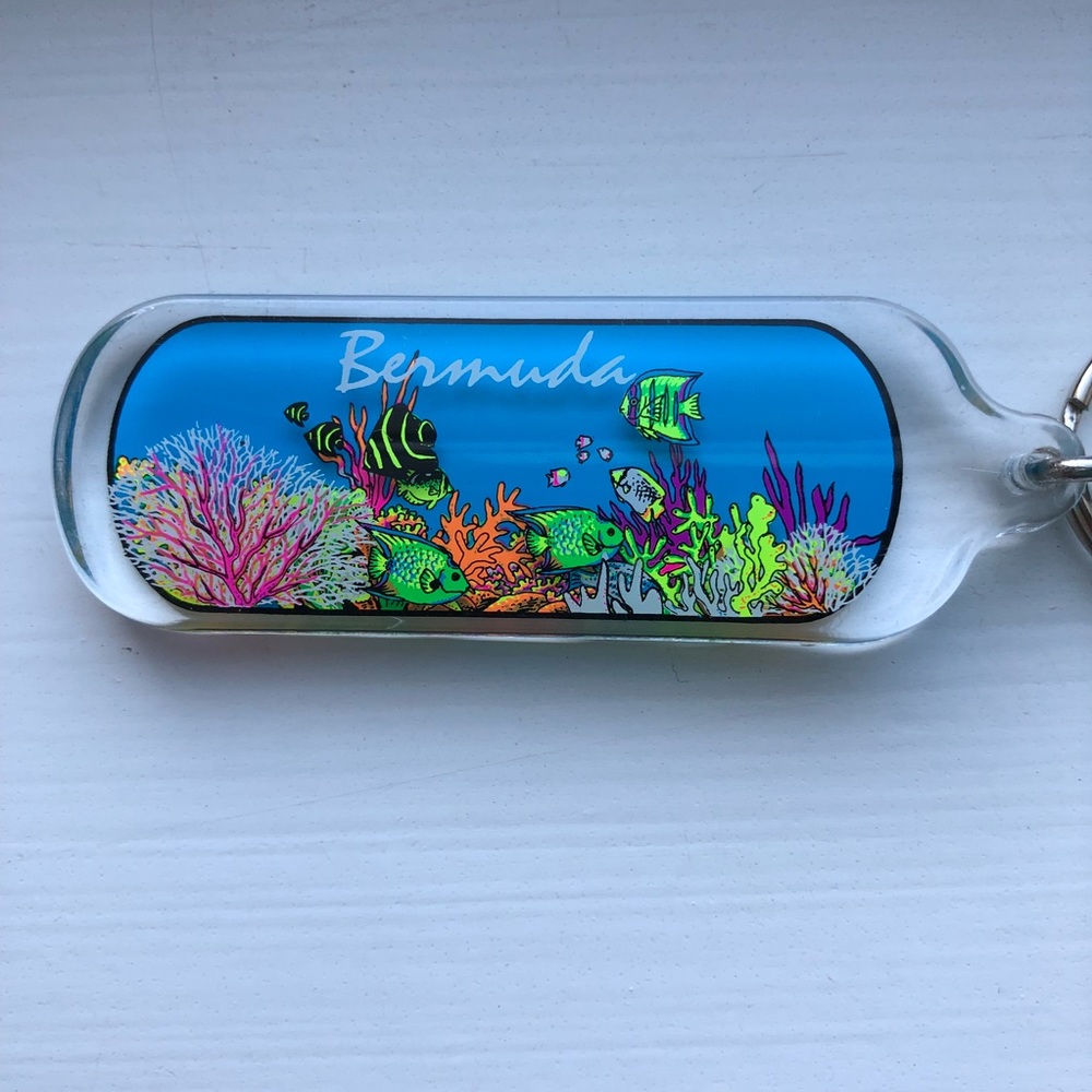 Vintage 80’s-style neon Bermuda keychain - Picture 3 of 6